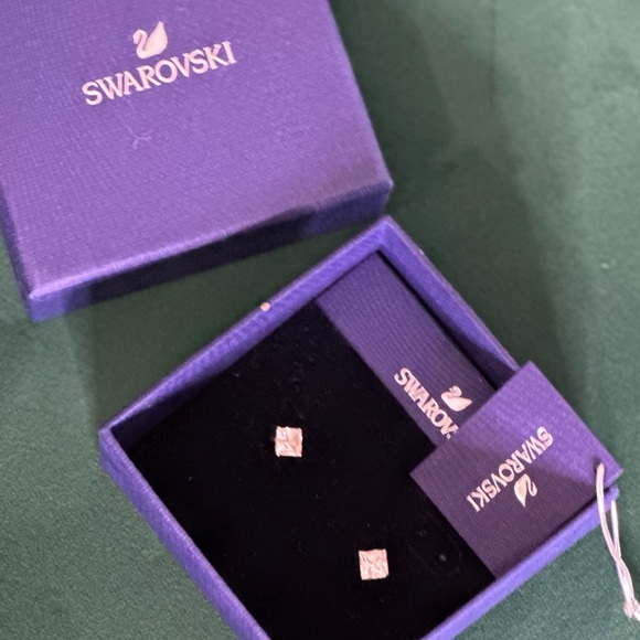 Swarovski silver studs - Picture 2 of 3